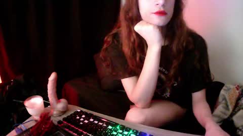 Snapshot of sexyirishcat chatting on 04/03/26, 08:23 elsathedarlin online show from 04/03/26, 08:23