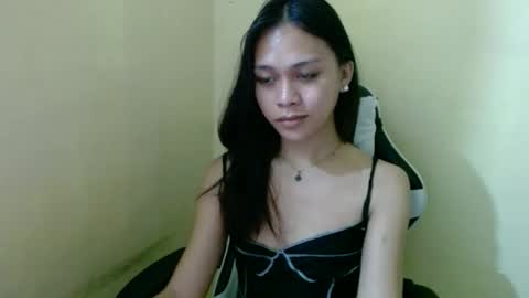 Snapshot of sexykarina_ chatting on 10/25/25, 06:35 Karina3 online show from 10/25/25, 06:35