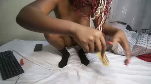 Snapshot of sexykendi_ chatting on 12/07/24, 08:49 sexykendi_ online show from 12/07/24, 08:49