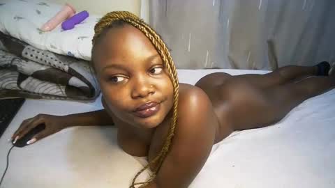 Snapshot of sexykendi_ chatting on 01/12/25, 01:42 sexykendi_ online show from 01/12/25, 01:42