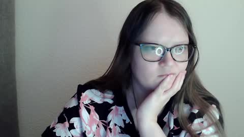 Kate online show from 01/31/25, 02:04
