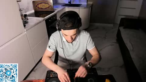 Kolya online show from 01/24/25, 11:34