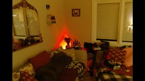 Snapshot of sexylady336 chatting on 09/22/25, 06:15 Indi Fera online show from 09/22/25, 06:15