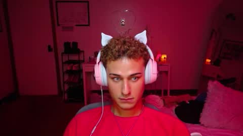 Snapshot of sexylatinboy777 chatting on 11/19/25, 07:52 JC online show from 11/19/25, 07:52