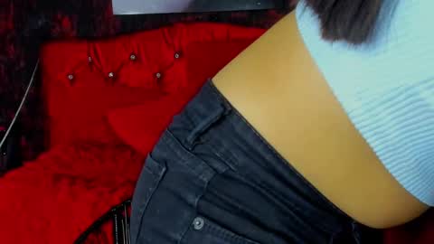 laura online show from 12/22/24, 11:33