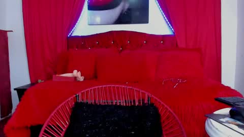 laura online show from 01/29/25, 03:04