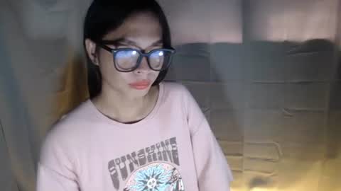 Snapshot of sexylaylia chatting on 10/24/25, 05:04 Laylia3 online show from 10/24/25, 05:04