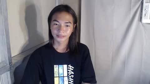 Snapshot of sexylaylia chatting on 11/19/25, 05:29 Laylia3 online show from 11/19/25, 05:29