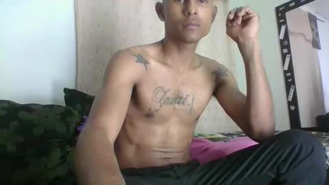 Snapshot of sexyleon69 chatting on 12/04/25, 07:06 Sexy leon online show from 12/04/25, 07:06