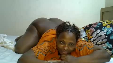 Snapshot of sexylinaa_ chatting on 02/11/25, 07:02 Sexylina online show from 02/11/25, 07:02