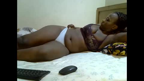 Snapshot of sexylinaa_ chatting on 02/12/25, 09:10 Sexylina online show from 02/12/25, 09:10