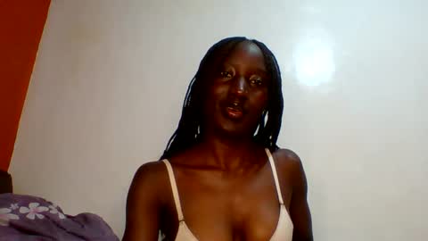 Snapshot of sexylucia5 chatting on 05/16/26, 11:03 sexylucia5 online show from 05/16/26, 11:03
