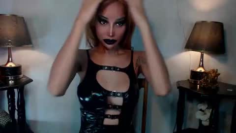 Queen Sofia online show from 05/24/26, 02:49