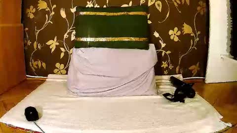 Snapshot of sexymayagold chatting on 10/12/25, 05:12 Squirty Maya Gold online show from 10/12/25, 05:12