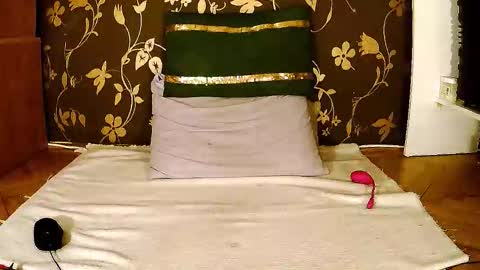 Snapshot of sexymayagold chatting on 12/05/25, 02:09 Squirty Maya Gold online show from 12/05/25, 02:09