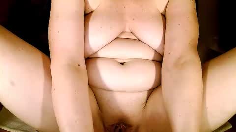 Snapshot of sexymayagold chatting on 12/18/25, 05:35 Squirty Maya Gold online show from 12/18/25, 05:35