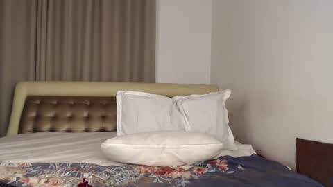 Snapshot of sexymia06 chatting on 01/06/25, 10:47 Melina online show from 01/06/25, 10:47