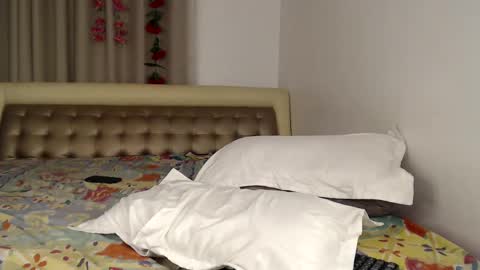 Snapshot of sexymia06 chatting on 02/09/25, 02:06 Melina online show from 02/09/25, 02:06