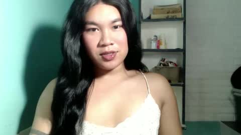 Snapshot of sexymika_xoxo chatting on 01/12/26, 04:07 Mika online show from 01/12/26, 04:07
