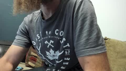 Snapshot of sexymountainman420 chatting on 10/17/25, 06:21 Sexymountainman420 online show from 10/17/25, 06:21