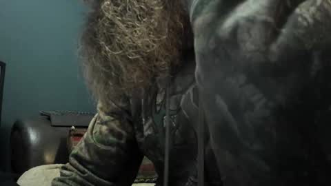 Snapshot of sexymountainman420 chatting on 10/29/25, 05:58 Sexymountainman420 online show from 10/29/25, 05:58