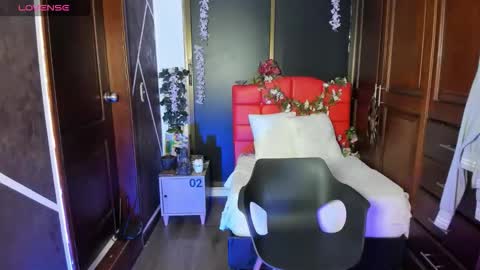 N A F online show from 12/04/25, 07:33