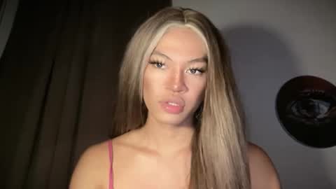 Snapshot of sexynakedweapon chatting on 06/09/26, 06:52 LIEZEL online show from 06/09/26, 06:52
