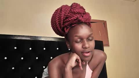 Snapshot of sexynina25 chatting on 09/28/25, 06:24 nina online show from 09/28/25, 06:24