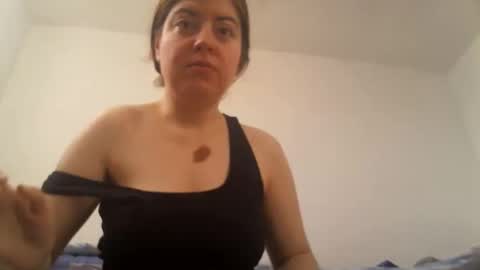 Snapshot of sexynyu18 chatting on 04/19/26, 05:18 Alex online show from 04/19/26, 05:18