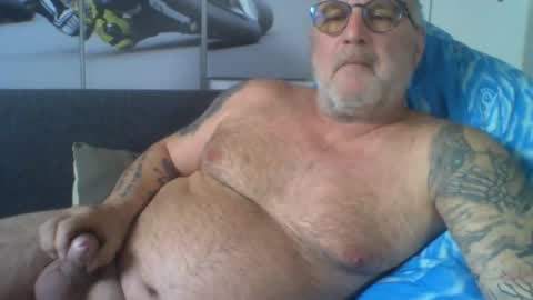 Snapshot of sexypaa chatting on 02/16/26, 01:51 sexypaa online show from 02/16/26, 01:51