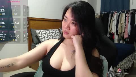 Snapshot of sexypenguin13 chatting on 11/08/25, 01:22 sexypenguin13 online show from 11/08/25, 01:22