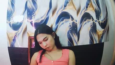 Snapshot of sexypetiteraine chatting on 04/25/26, 02:25 sexypetiteraine online show from 04/25/26, 02:25
