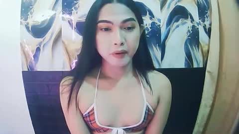 Snapshot of sexypetiteraine chatting on 04/28/26, 02:22 sexypetiteraine online show from 04/28/26, 02:22