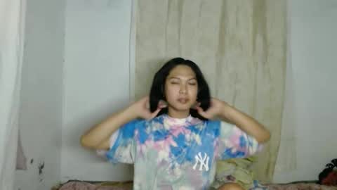 Snapshot of sexypetiteraine chatting on 06/05/26, 08:20 sexypetiteraine online show from 06/05/26, 08:20