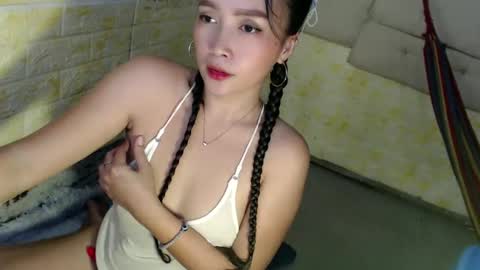 Snapshot of sexypinaymiya chatting on 12/13/24, 02:54 Miyah online show from 12/13/24, 02:54