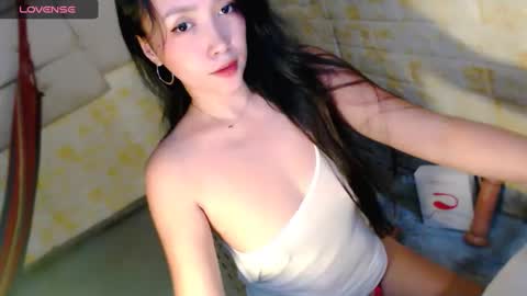 Snapshot of sexypinaymiya chatting on 12/19/24, 05:40 Miyah online show from 12/19/24, 05:40