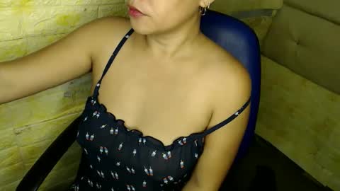 Snapshot of sexypinaymiya chatting on 03/12/26, 08:53 Miyah online show from 03/12/26, 08:53