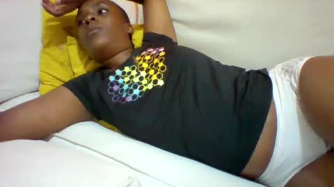 DOVY ACHIENG online show from 01/14/25, 11:42