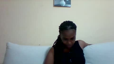DOVY ACHIENG online show from 01/25/25, 06:02