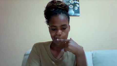 DOVY ACHIENG online show from 03/05/25, 01:28