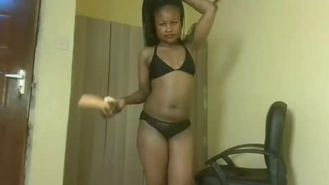 Snapshot of sexyqueenivy chatting on 09/17/25, 06:09 queenivy online show from 09/17/25, 06:09