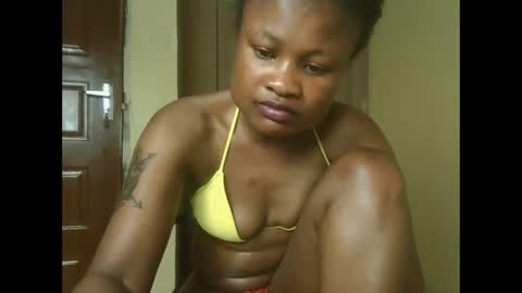 Snapshot of sexyqueenivy chatting on 11/02/25, 07:00 queenivy online show from 11/02/25, 07:00