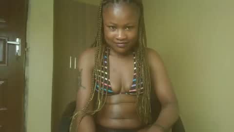 Snapshot of sexyqueenivy chatting on 11/05/25, 04:01 queenivy online show from 11/05/25, 04:01