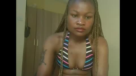 Snapshot of sexyqueenivy chatting on 11/21/25, 06:39 queenivy online show from 11/21/25, 06:39