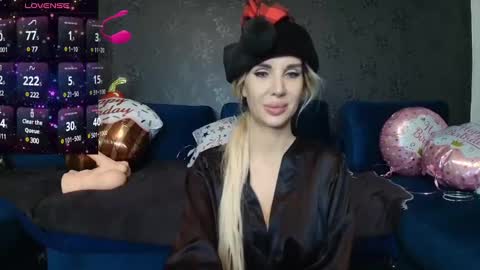 Snapshot of sexyquennina chatting on 12/25/24, 11:42 SexyQueenNina online show from 12/25/24, 11:42