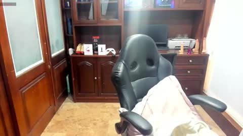 Snapshot of sexyrachel_ chatting on 11/02/25, 12:18 R A C H E L online show from 11/02/25, 12:18
