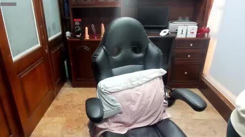 Snapshot of sexyrachel_ chatting on 11/03/25, 12:06 R A C H E L online show from 11/03/25, 12:06