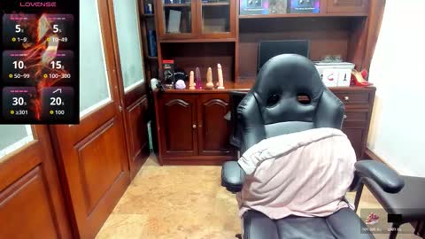 Snapshot of sexyrachel_ chatting on 11/14/25, 12:15 R A C H E L online show from 11/14/25, 12:15