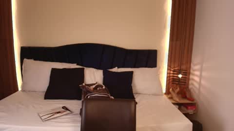 Snapshot of sexyrachel_ chatting on 03/26/26, 12:00 R A C H E L online show from 03/26/26, 12:00