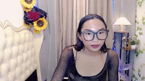 Snapshot of sexyshinixx chatting on 11/17/25, 02:34 sexyshinixx online show from 11/17/25, 02:34